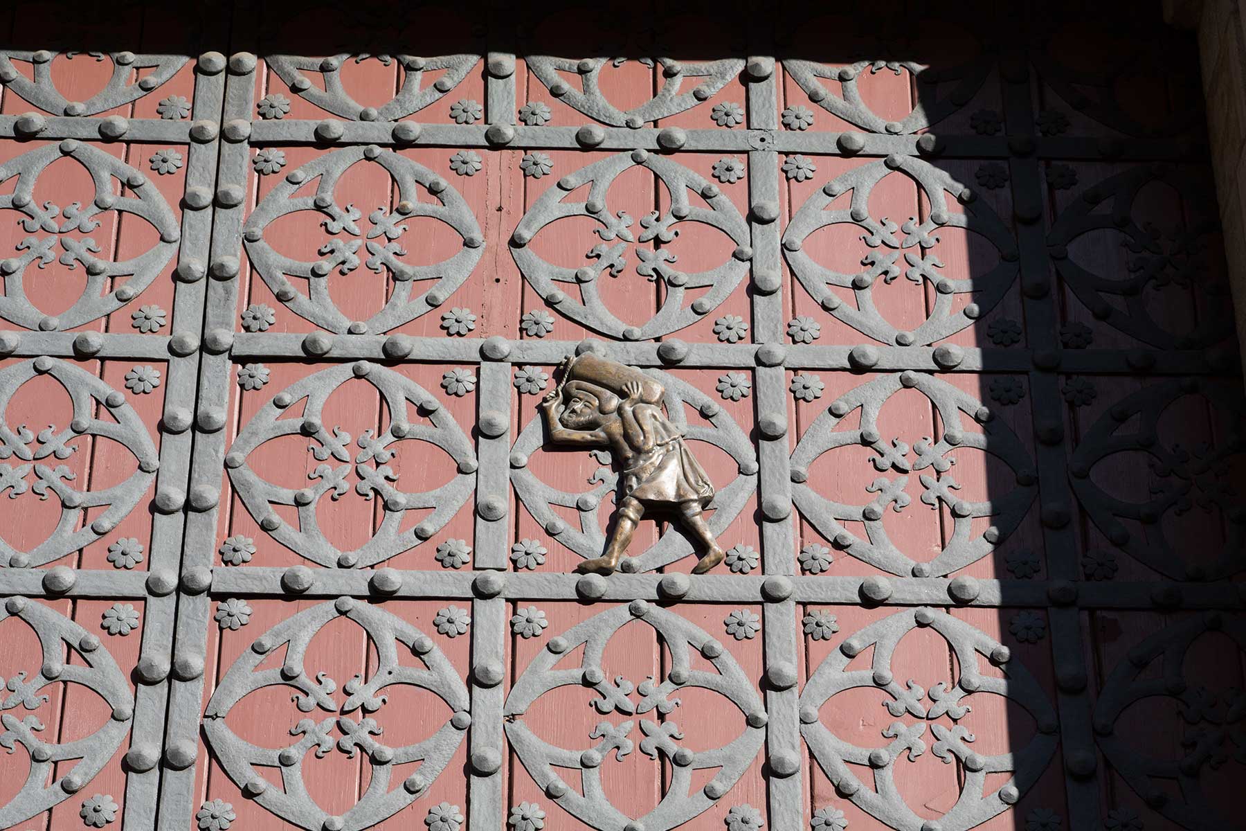 Bastaixos carrying stones to Santa Maria del Mar