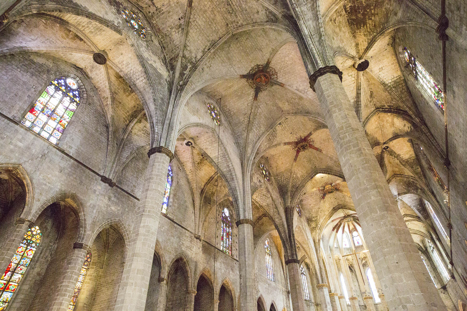 Rose window inside Santa María del Mar