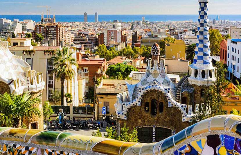 The long bench in Park Güell