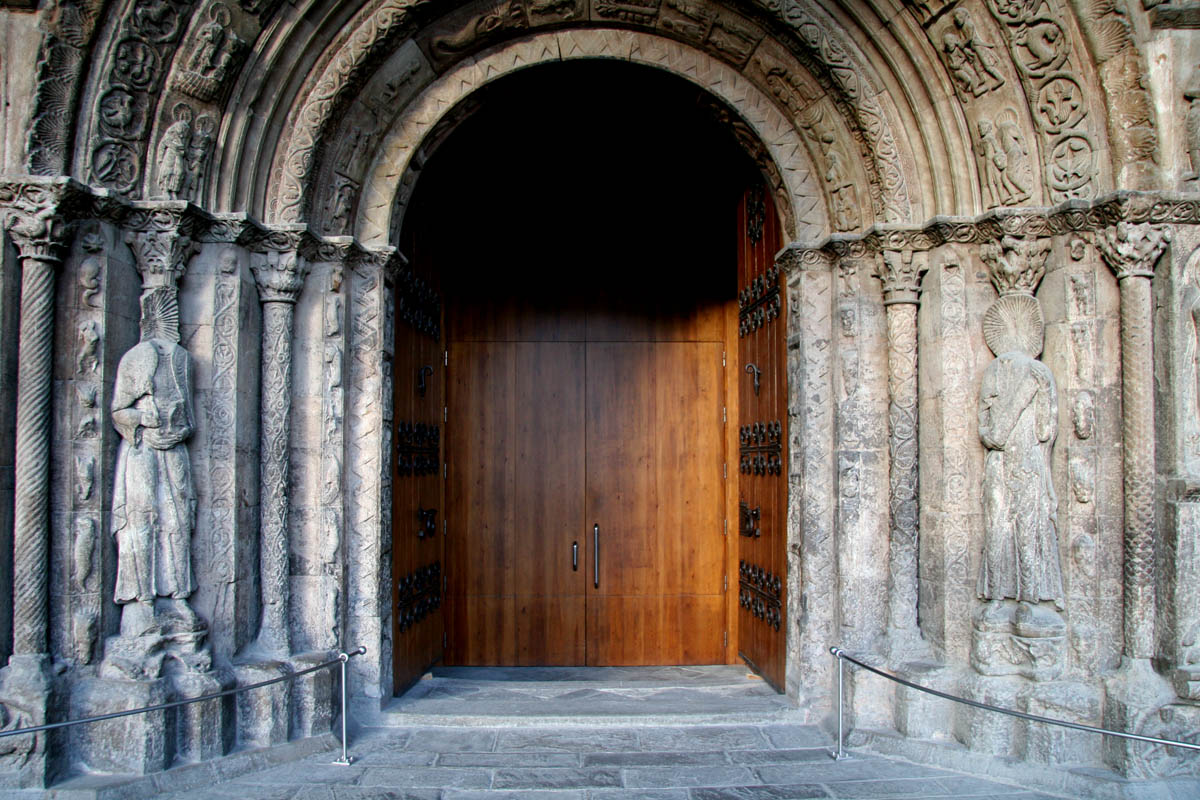 Entrance ripoll church